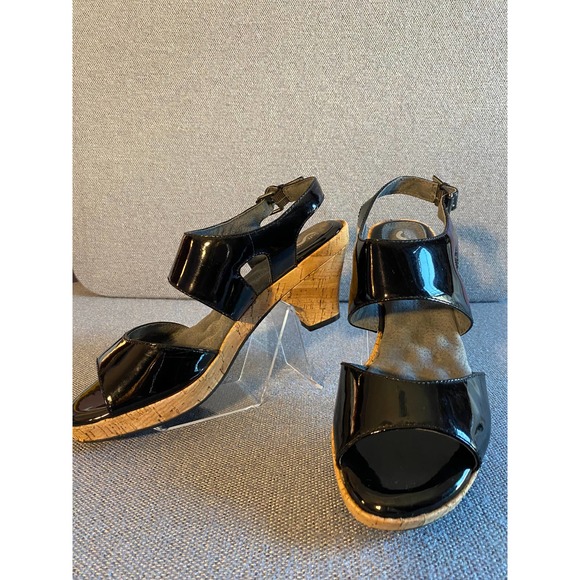 Soft Walk Woman’s patent leather sandal black Carson Size 8.5 cork heel open toe - Picture 1 of 16